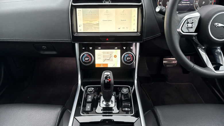 Jaguar XE 2.0 D200 R-Dynamic SE Black 4dr Auto Diesel Saloon